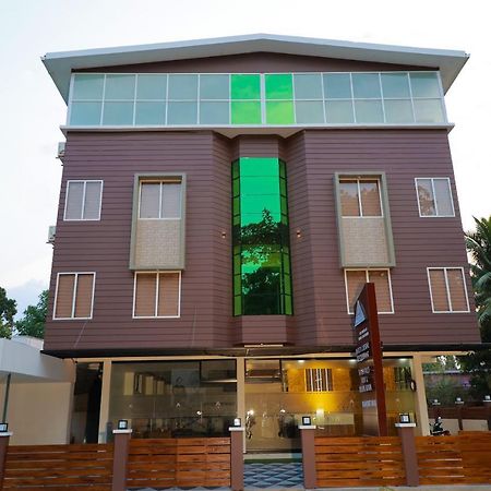Delano Residency Hotel Kaliyal Bagian luar foto