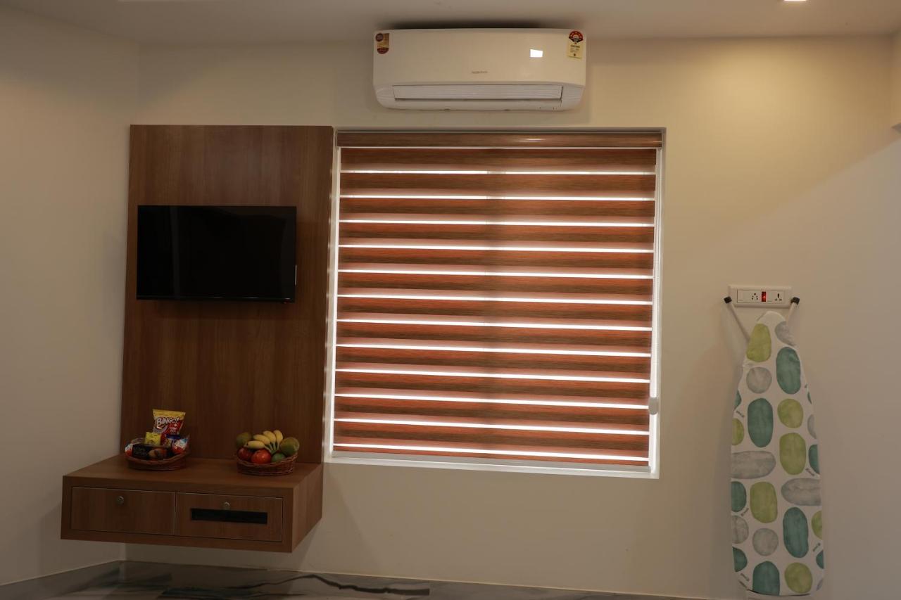 Delano Residency Hotel Kaliyal Bagian luar foto