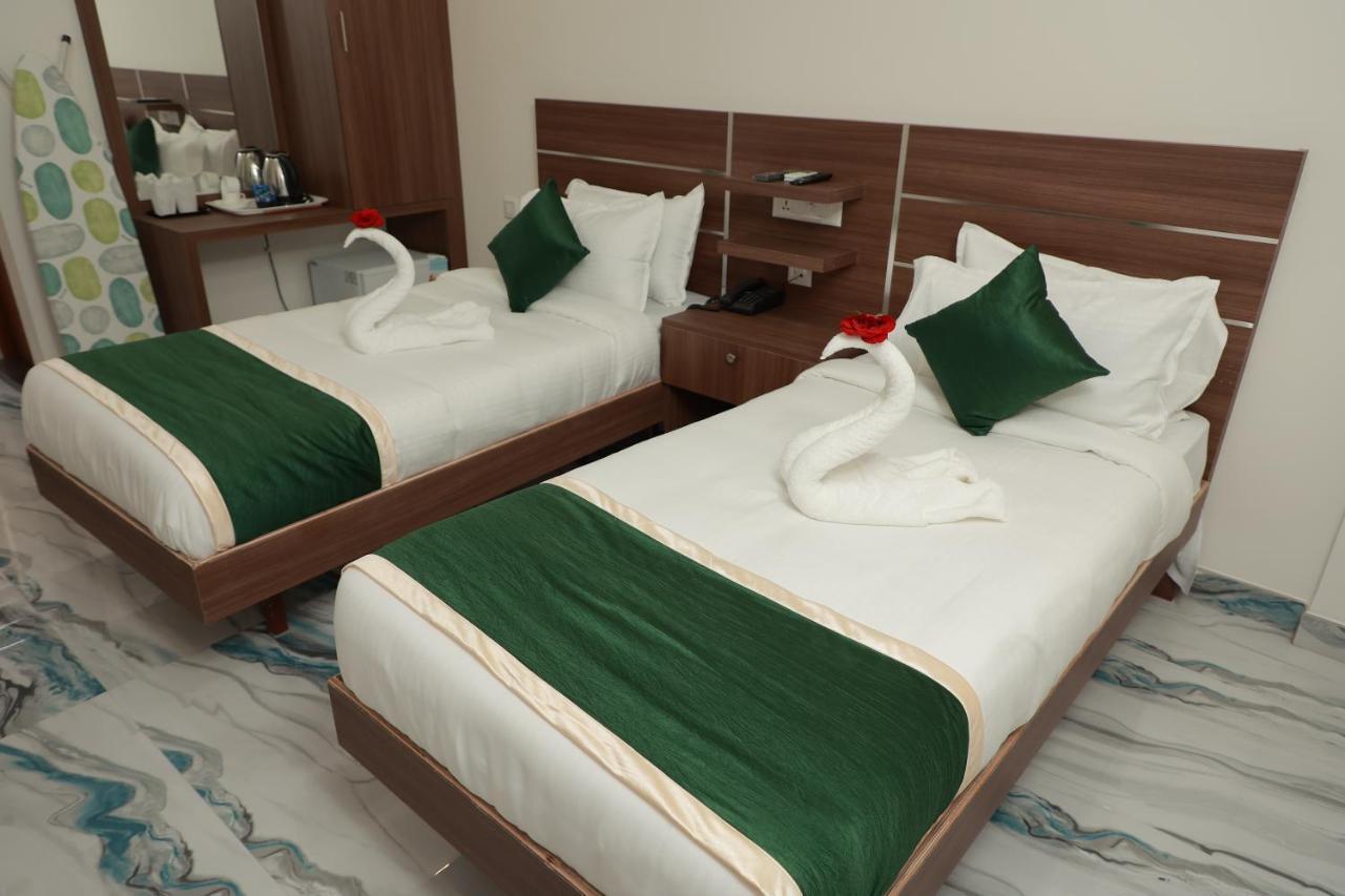Delano Residency Hotel Kaliyal Bagian luar foto