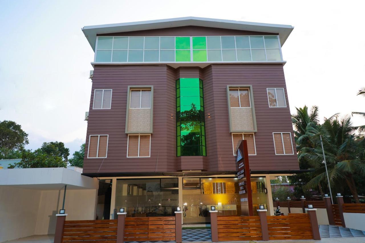Delano Residency Hotel Kaliyal Bagian luar foto