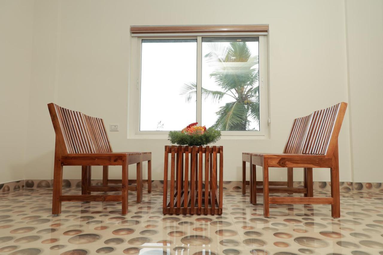 Delano Residency Hotel Kaliyal Bagian luar foto