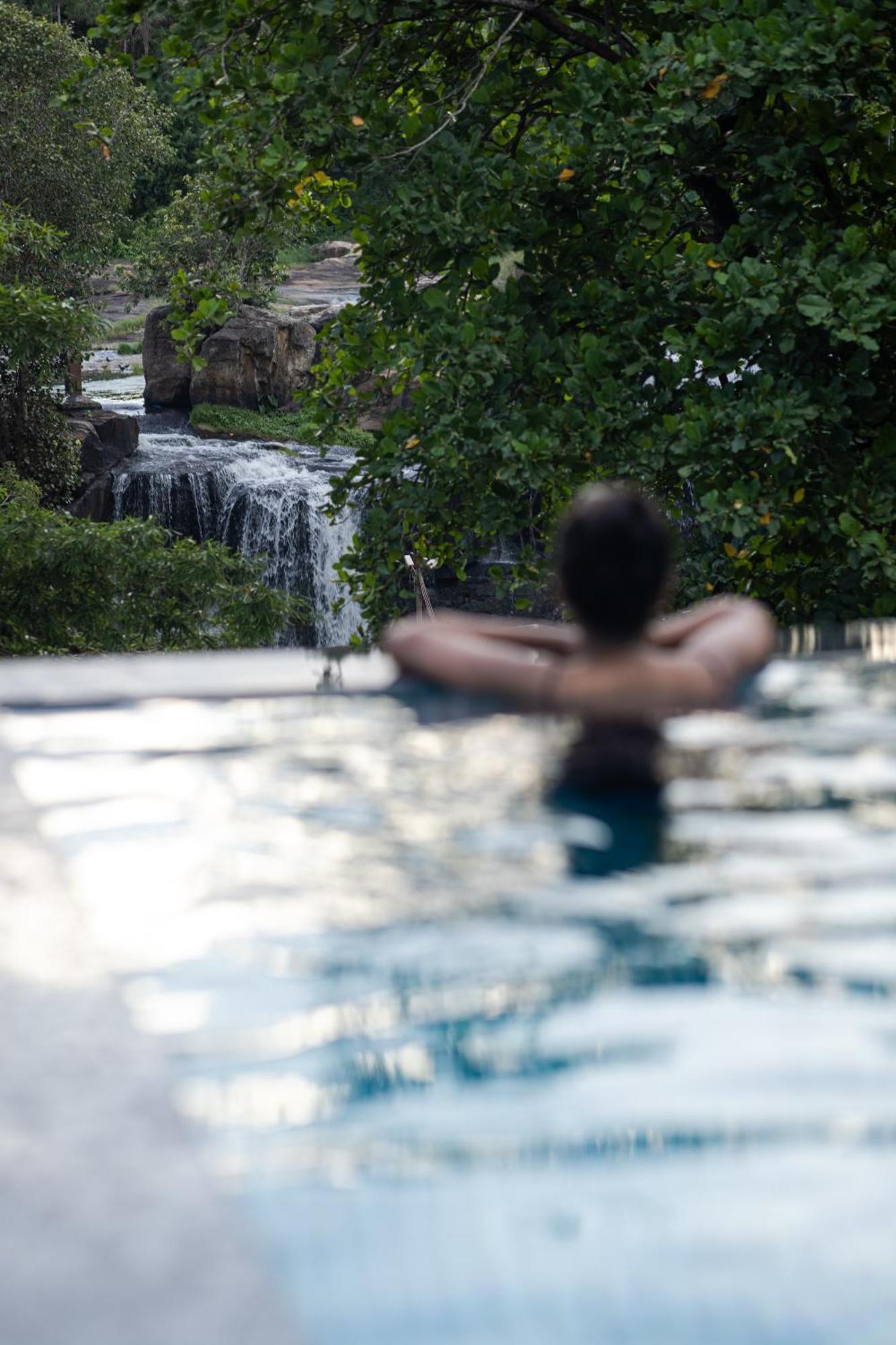 Delano Residency Hotel Kaliyal Bagian luar foto