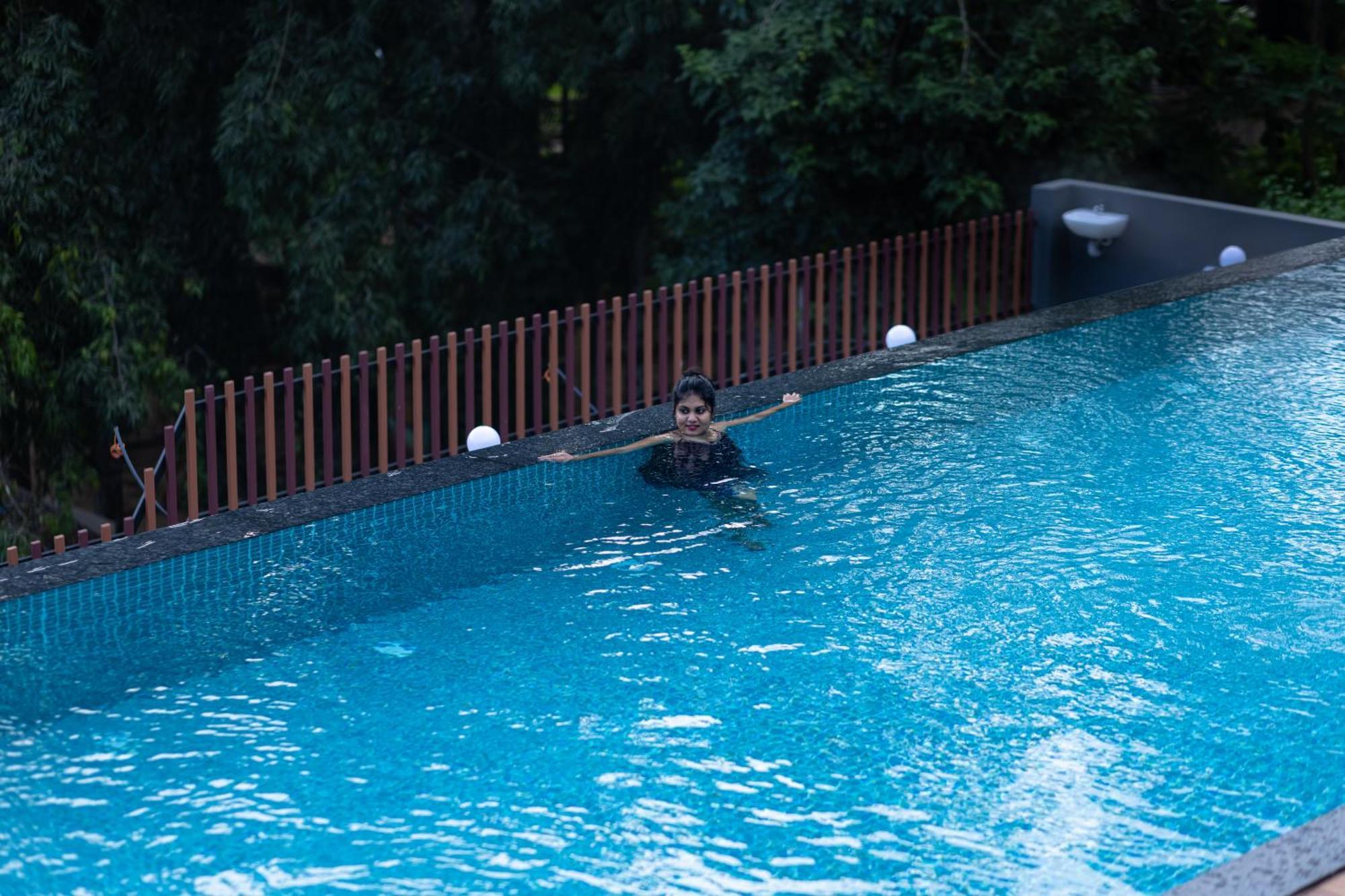 Delano Residency Hotel Kaliyal Bagian luar foto