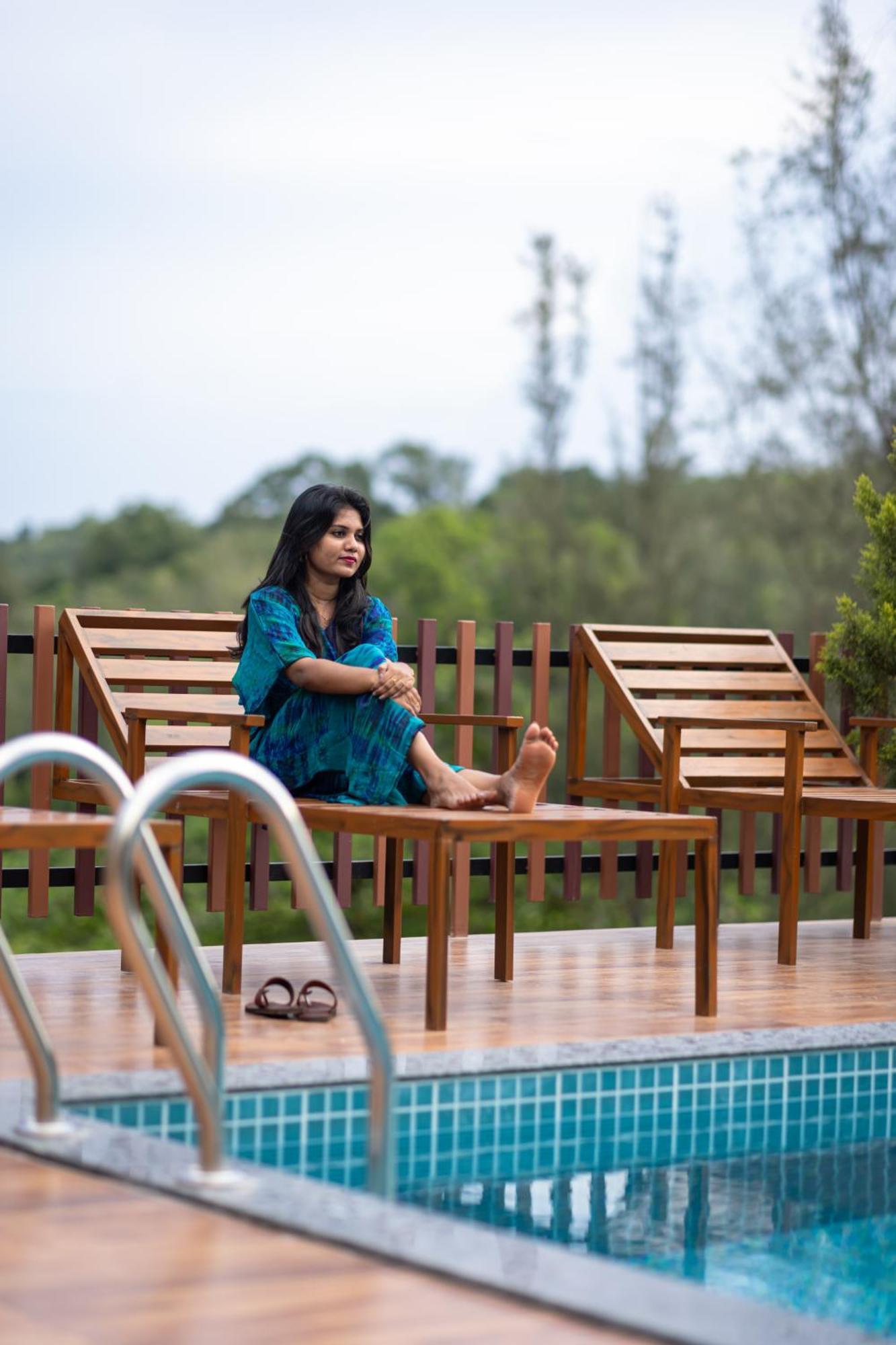 Delano Residency Hotel Kaliyal Bagian luar foto