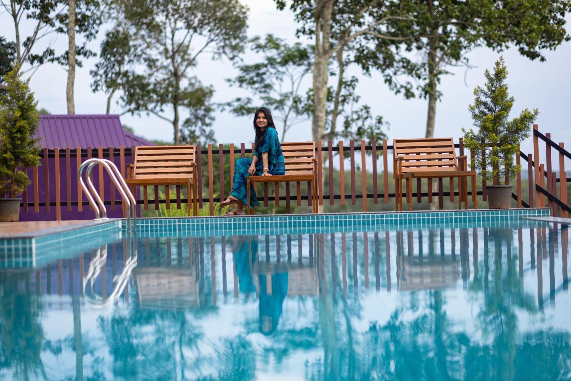 Delano Residency Hotel Kaliyal Bagian luar foto
