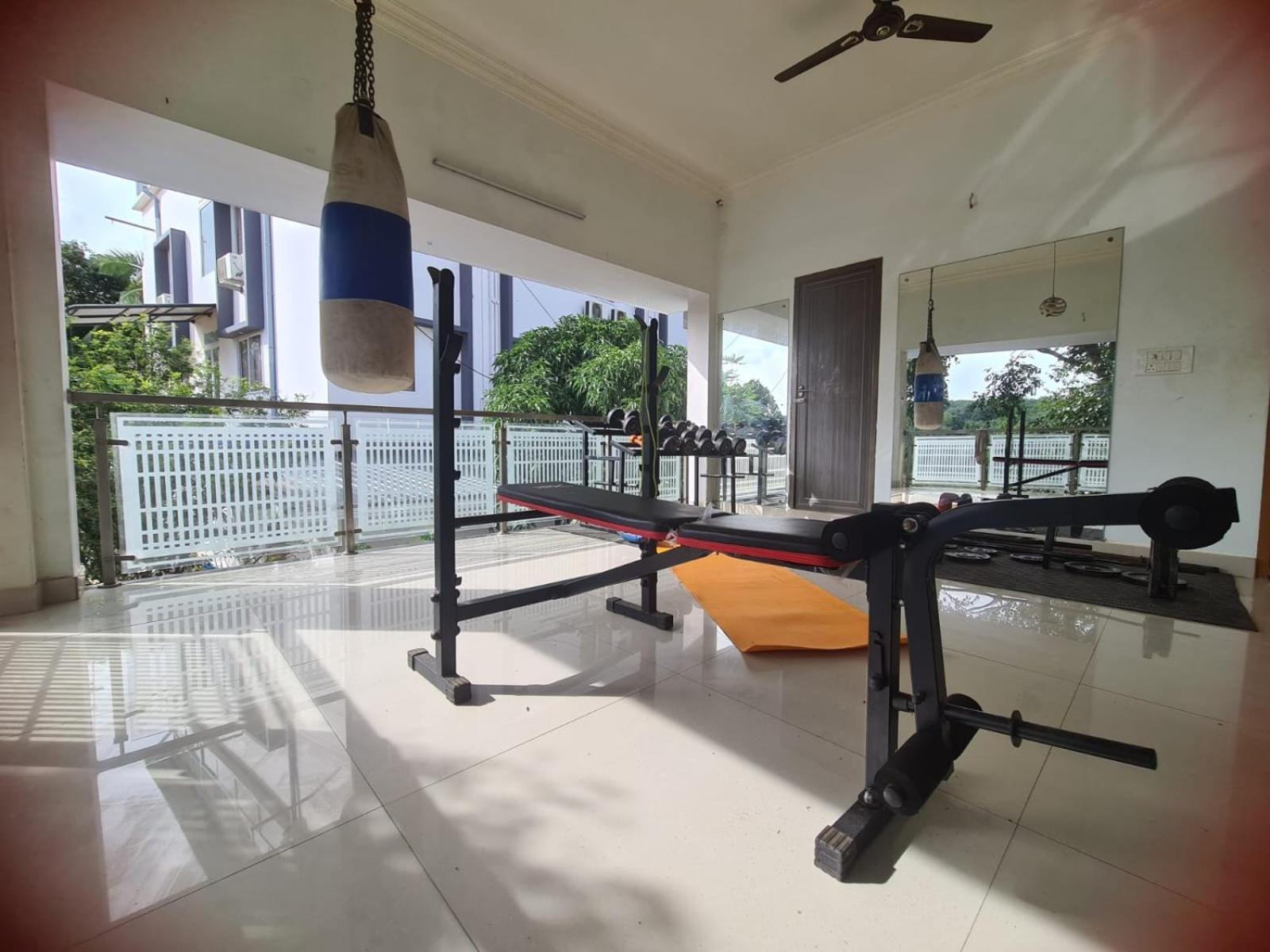 Delano Residency Hotel Kaliyal Bagian luar foto
