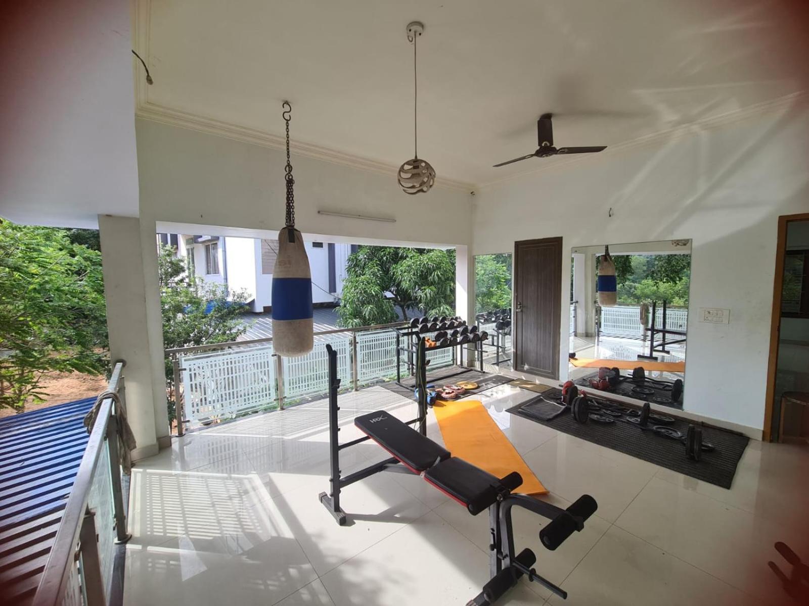 Delano Residency Hotel Kaliyal Bagian luar foto